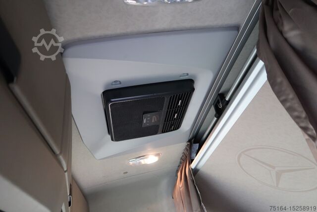 Truck with box body Mercedes-Benz 2545 L