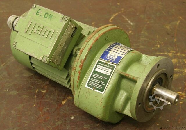 Gear motor 0.37 kW 33 rpm Watt HF OKS 71 N 4