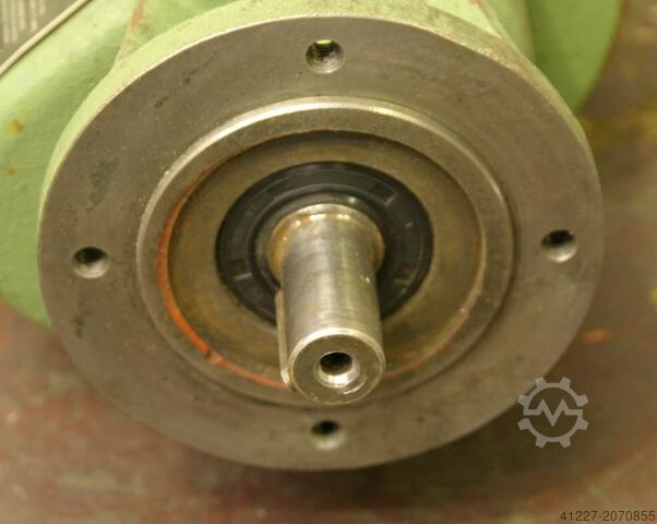 Gear motor 0.37 kW 33 rpm Watt HF OKS 71 N 4