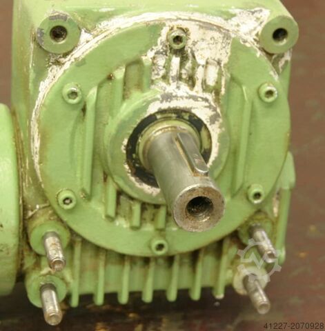 Gear motor 1.8 kW 41 rpm Lenze GFRKXX090-22