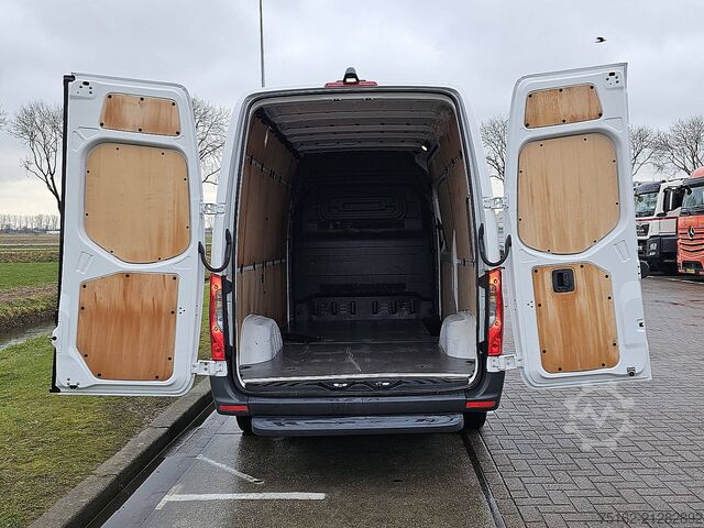 High-roof van MERCEDES-BENZ SPRINTER 315 L2H2 Mbux10 RWD