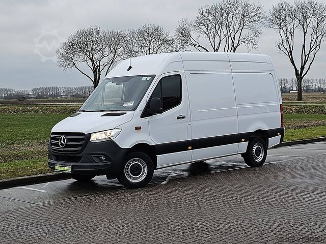 High-roof van MERCEDES-BENZ SPRINTER 317 L2H2 Mbux RWD Euro6!