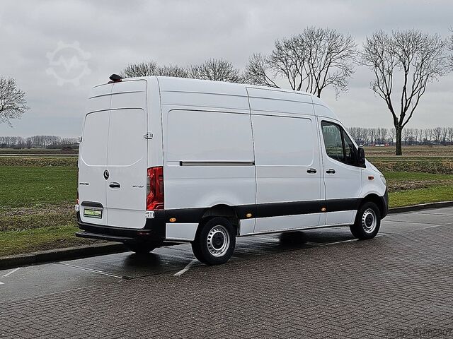 High-roof van MERCEDES-BENZ SPRINTER 317 L2H2 Mbux RWD Euro6!