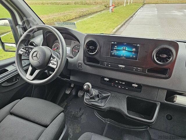 High-roof van MERCEDES-BENZ SPRINTER 317 L2H2 Mbux RWD Euro6!
