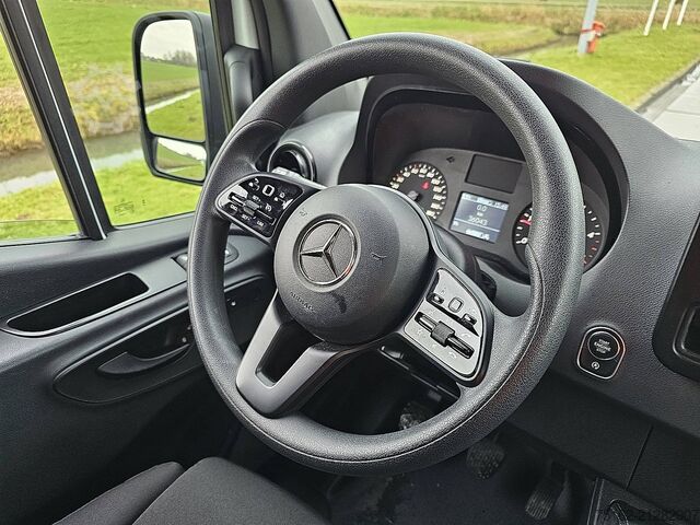 High-roof van MERCEDES-BENZ SPRINTER 317 L2H2 Mbux RWD Euro6!