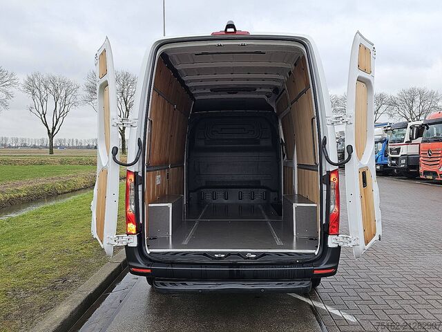 High-roof van MERCEDES-BENZ SPRINTER 317 L2H2 Mbux RWD Euro6!