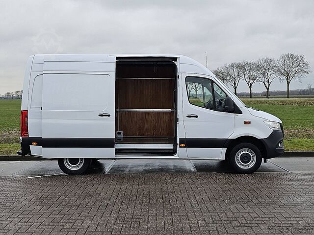 High-roof van MERCEDES-BENZ SPRINTER 317 L2H2 Mbux RWD Euro6!