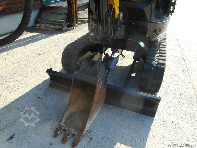 Mini excavator Yanmar Vio 25-3