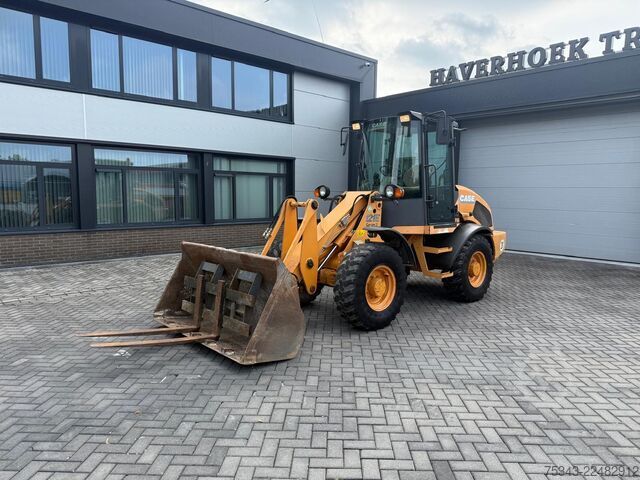 Loader Case 121E Serie 3