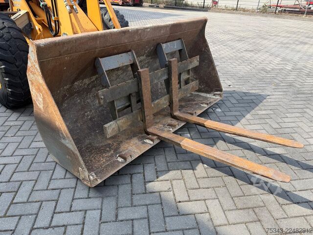 Loader Case 121E Serie 3