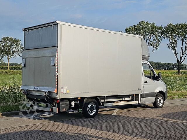 Suitcase MERCEDES-BENZ SPRINTER 317 Bakwagen Laadklep!