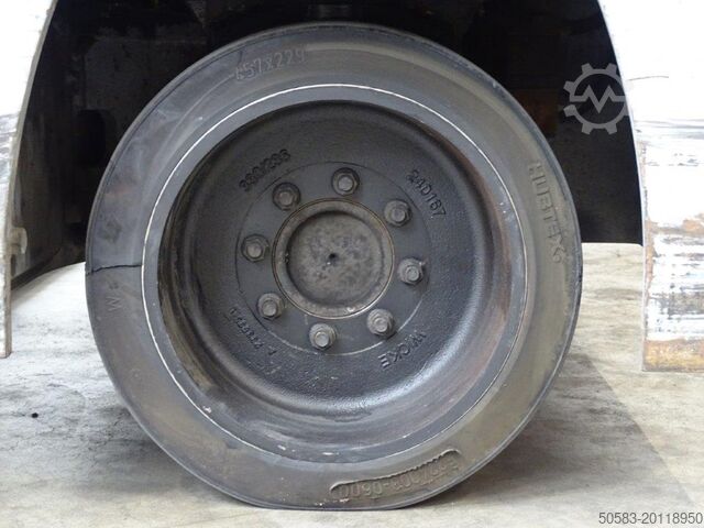 Four-way side loader Hubtex MD50 - TRIPLEX