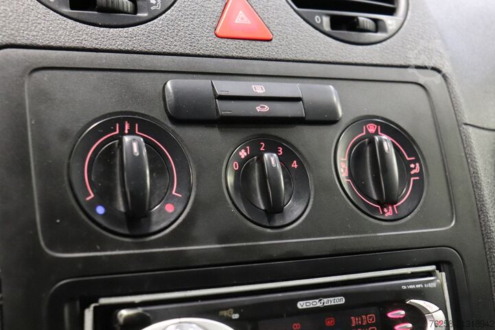 Panel van Volkswagen Caddy 2.0 SDI - Trekhaak - Schuifdeur - €1.990,...