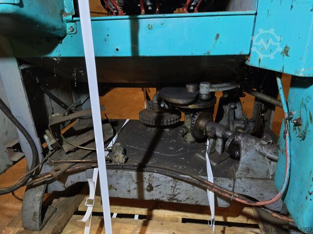 Packing machine  