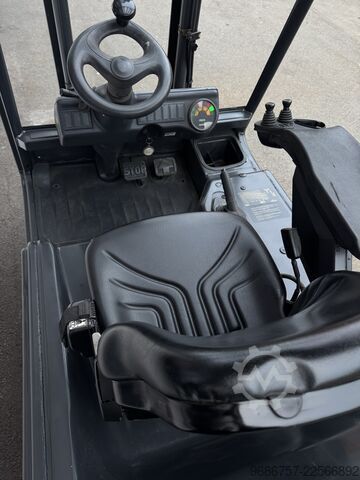 Forklift Linde E20-02