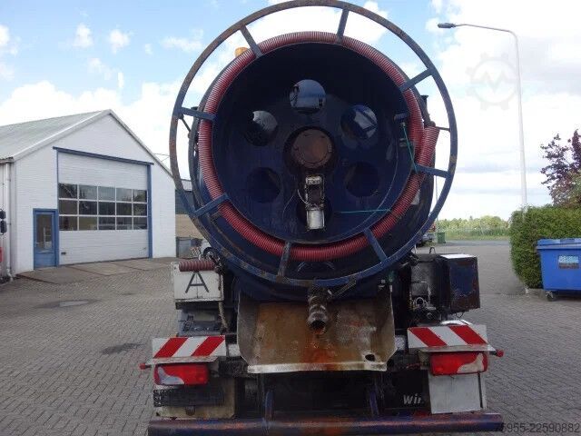 Saugfahrzeug MAN TGA 26.320 VACUUM/PERS TANKWAGEN