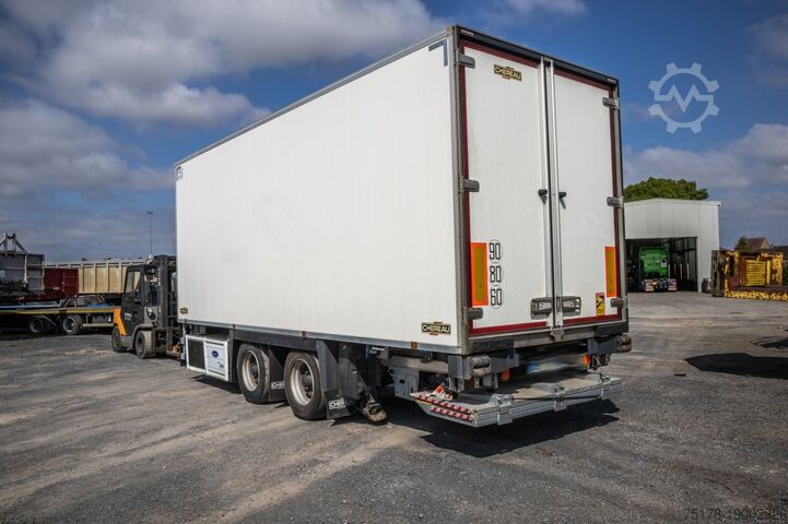 Refrigerated/freezer transport CHEREAU CHEREAU+CARRIER+DHOLLANDIA 2.5 T.