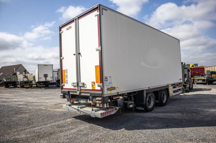 Refrigerated/freezer transport CHEREAU CHEREAU+CARRIER+DHOLLANDIA 2.5 T.