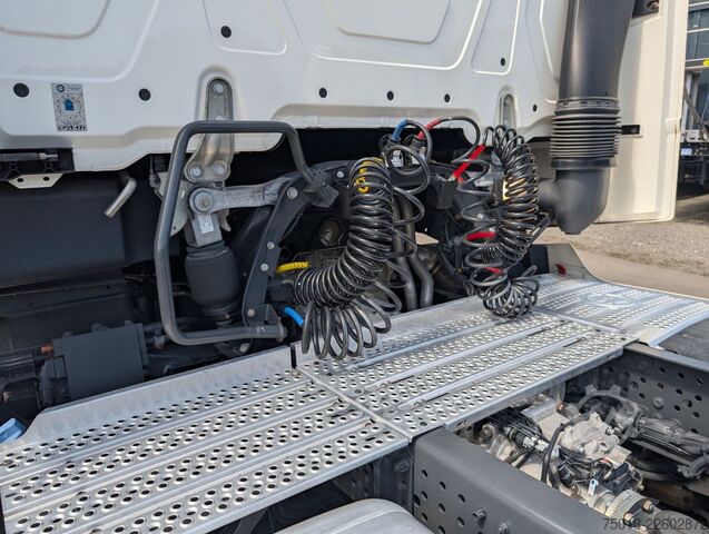Standard SZM MERCEDES-BENZ ACTROS 1851 LS GigaSpace, erst 71 Tkm