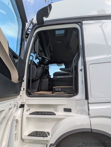Standard SZM MERCEDES-BENZ ACTROS 1851 LS GigaSpace, erst 71 Tkm