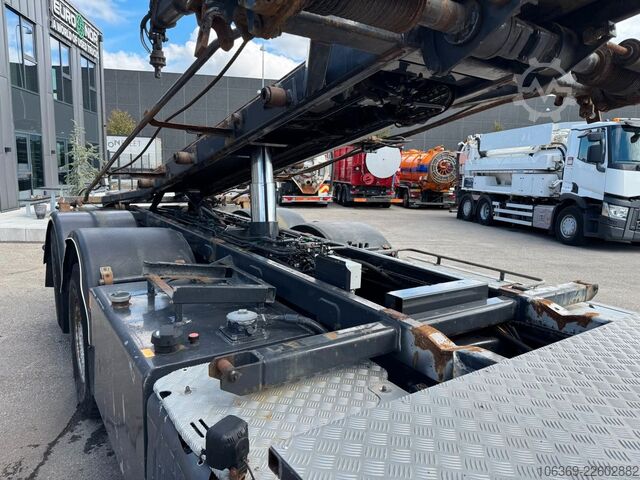 Truck mounted crane SCANIA R490 8x2*6 Euro 6 Tipper / Crane HMF 3220 K6