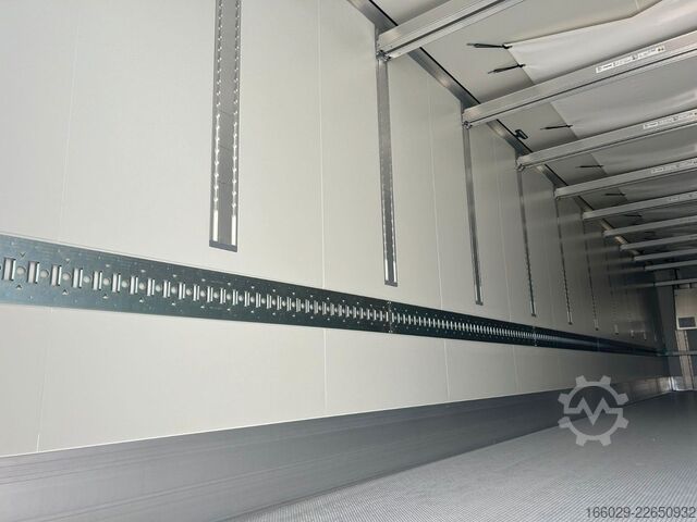 Reefer semitrailer KRONE SDR 27 Cool Liner Blumenbreite mit Liftachse