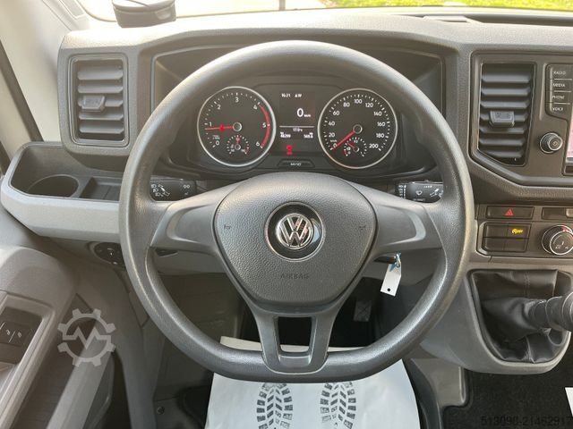 Box van VOLKSWAGEN CRAFTER 2,0TDI XXL KOFFER MIT LBW NAVI KLIMA