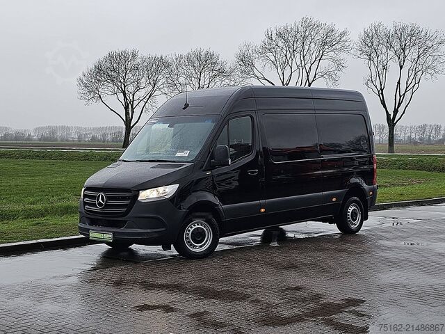 High-roof van MERCEDES-BENZ SPRINTER 314 L2H2 Mbux Automaat!