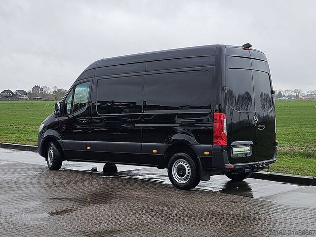 High-roof van MERCEDES-BENZ SPRINTER 314 L2H2 Mbux Automaat!
