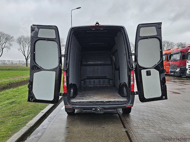High-roof van MERCEDES-BENZ SPRINTER 314 L2H2 Mbux Automaat!