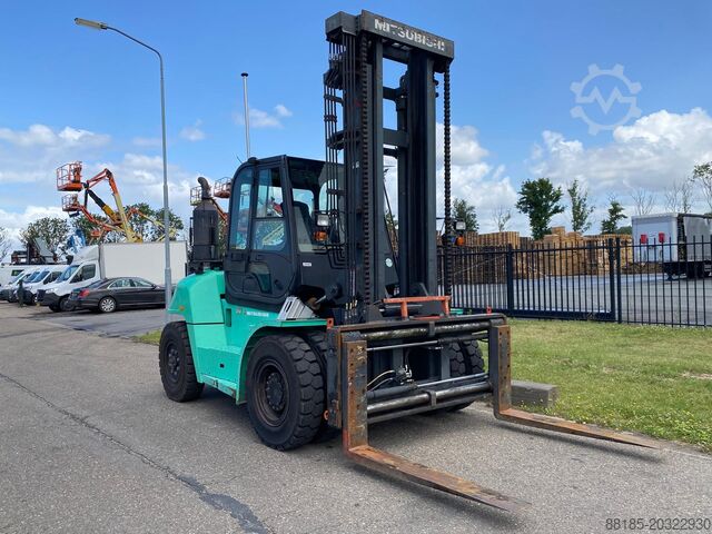 Four-wheel forklift Mitsubishi FD90N