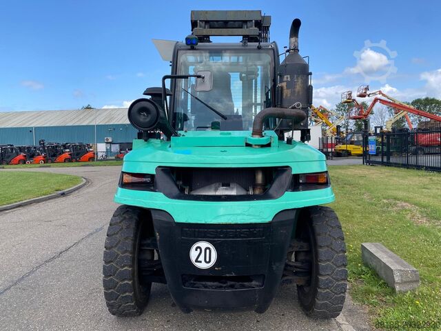 Four-wheel forklift Mitsubishi FD90N