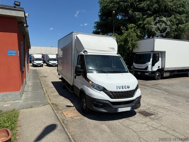 Geschlossener Lieferwagen Iveco Daily 35-160