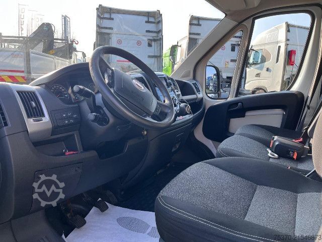 Transporter mit Koffer Fiat DUCATO