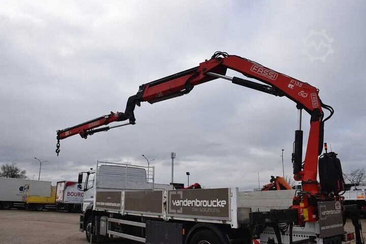 Ladepritsche Mercedes-Benz Axor 1829 + Fassi 135 Flygip