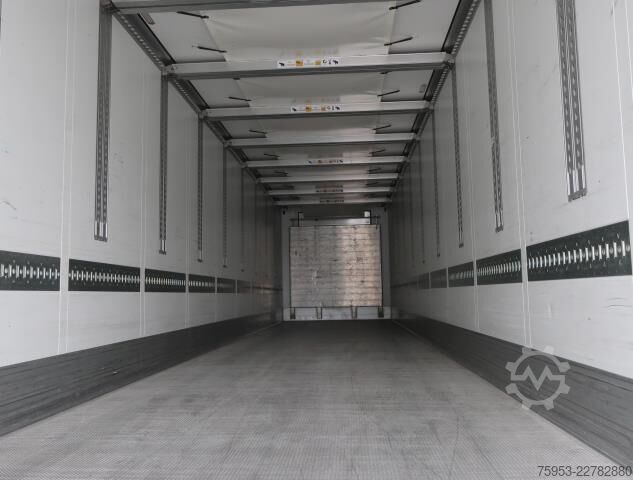 Reefer semitrailer Schmitz Cargobull SKO 24 Doppelstock Ladebordwand Lift Vector HE19