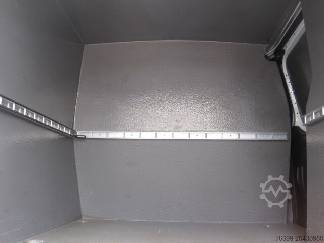 Maßgeschneiderter Lieferwagen Peugeot Partner 1.6 HDI Cateringausbau 3-Sitzer