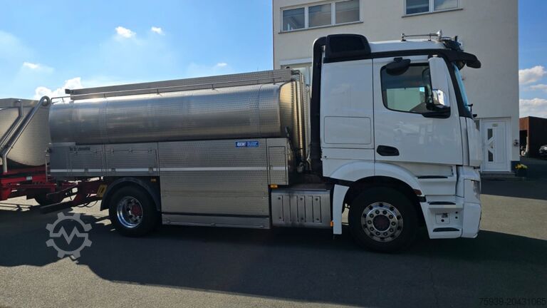 LKW mit Tankaufbau Mercedes Benz Actros 1846 4x2