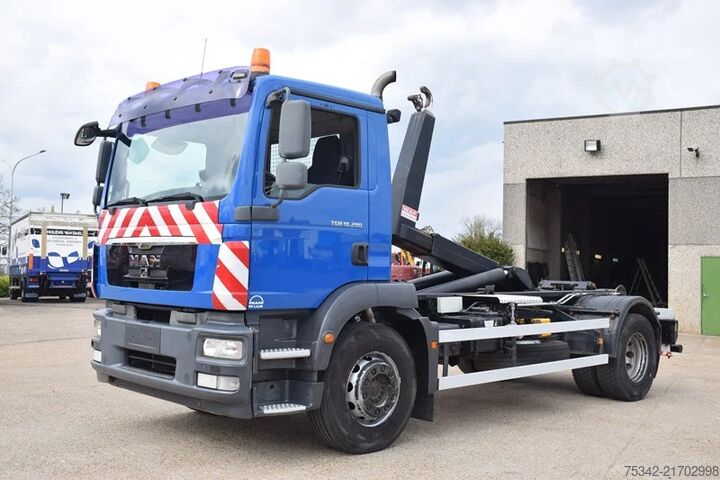 Hakenarmsystem MAN TGM 18.290