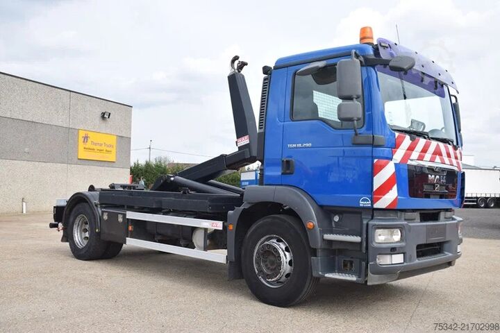 Hakenarmsystem MAN TGM 18.290