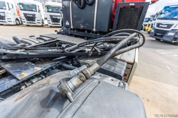 Kipper mit Kran MAN TGS 26.420 BLS-6x2/4+ EPSILON Q200Z