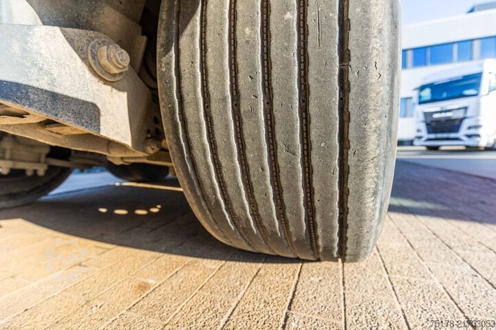 Kipper TURBO'S HOET KIPPER + PALFINGER EPSILON Q200Z