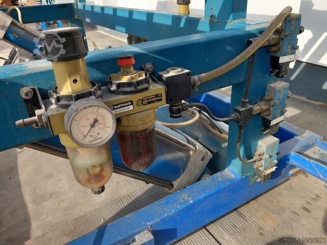 Scissor lifting table Lenhardt Pneumatisch kippbarer Rolltisch