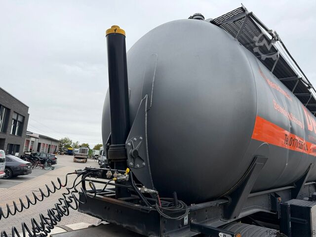 Silo semitrailer KÄSSBOHRER SSK Kippsilo 40m³