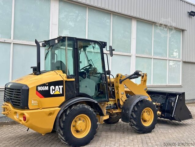 Wheel loader CAT 906 M     2016