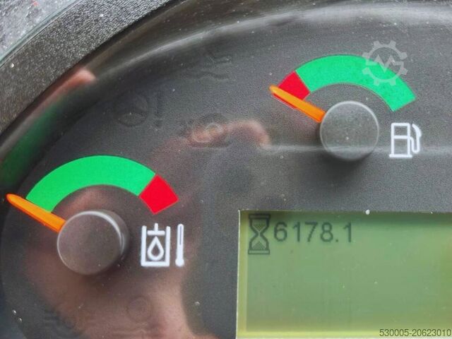 Wheel loader CAT 906 M     2016