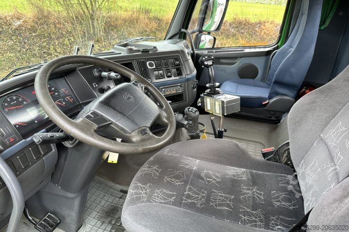 Roll-off tipper truck Volvo FH-480 8x4R Moser / Swiss-Vehicle