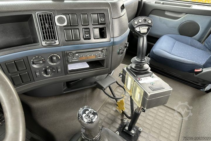 Roll-off tipper truck Volvo FH-480 8x4R Moser / Swiss-Vehicle