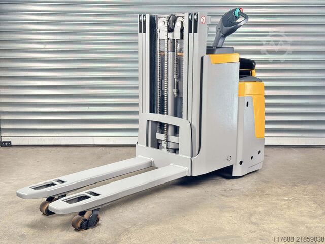 High lift truck driver Jungheinrich ERD 220 - Service Neu - 4570 Std. - Batterie 80%