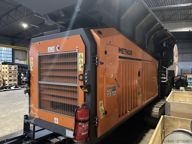 Mobile shredding plant Doppstadt Methor Kette